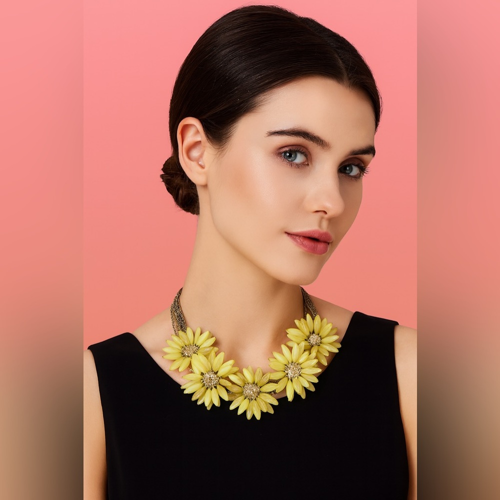 🛍️SALE🛍️ Ted Baker Vintage Designer Aster Burst Daisy Flowers Statement Necklace
